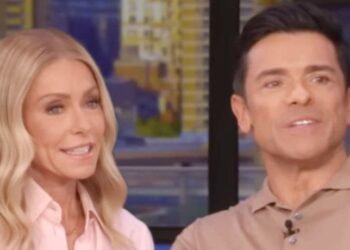 Kelly Ripa and Mark Consuelos/Credit: YouTube