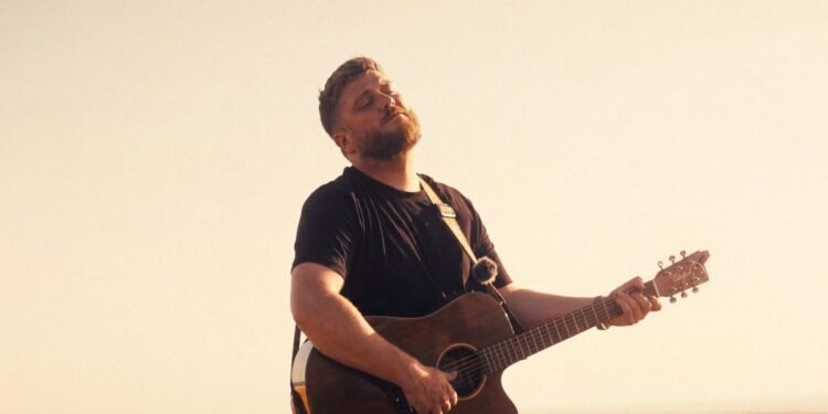 RISING IRISH STAR DAVE LOFTS RETURNS WITH DEFIANT NEW SINGLE, 'WHISTLING ON A BOTTLE' VIA B-UNIQUE RECORDS & SOLD OUT TOUR