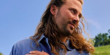 Seph Schlueter Unveils New Single All In & Announces Sophomore Album Fingerprints — NewReleaseToday