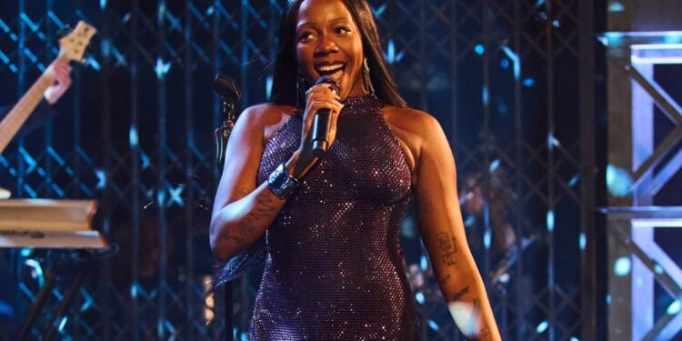 Watch Rachel Chinouriri perform Never Need Me on SNL UK