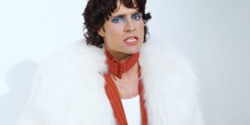 Spencer Sutherland Leans Into The Theatrical With Glam Rock Release, Somebodys Gonna Love Me