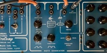 9/3/26 (300 test) ElectroComp EML 200 & 300 + Peavey DDL-3 + CXM 1978